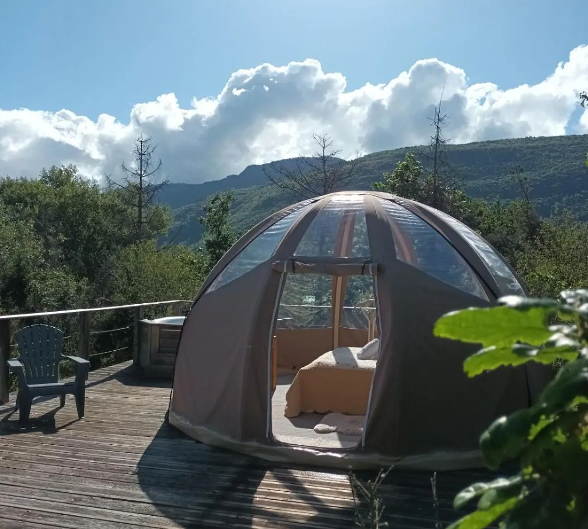 Bulle En Bois Sous Les Etoiles Hotel Champfromier Luxury tent