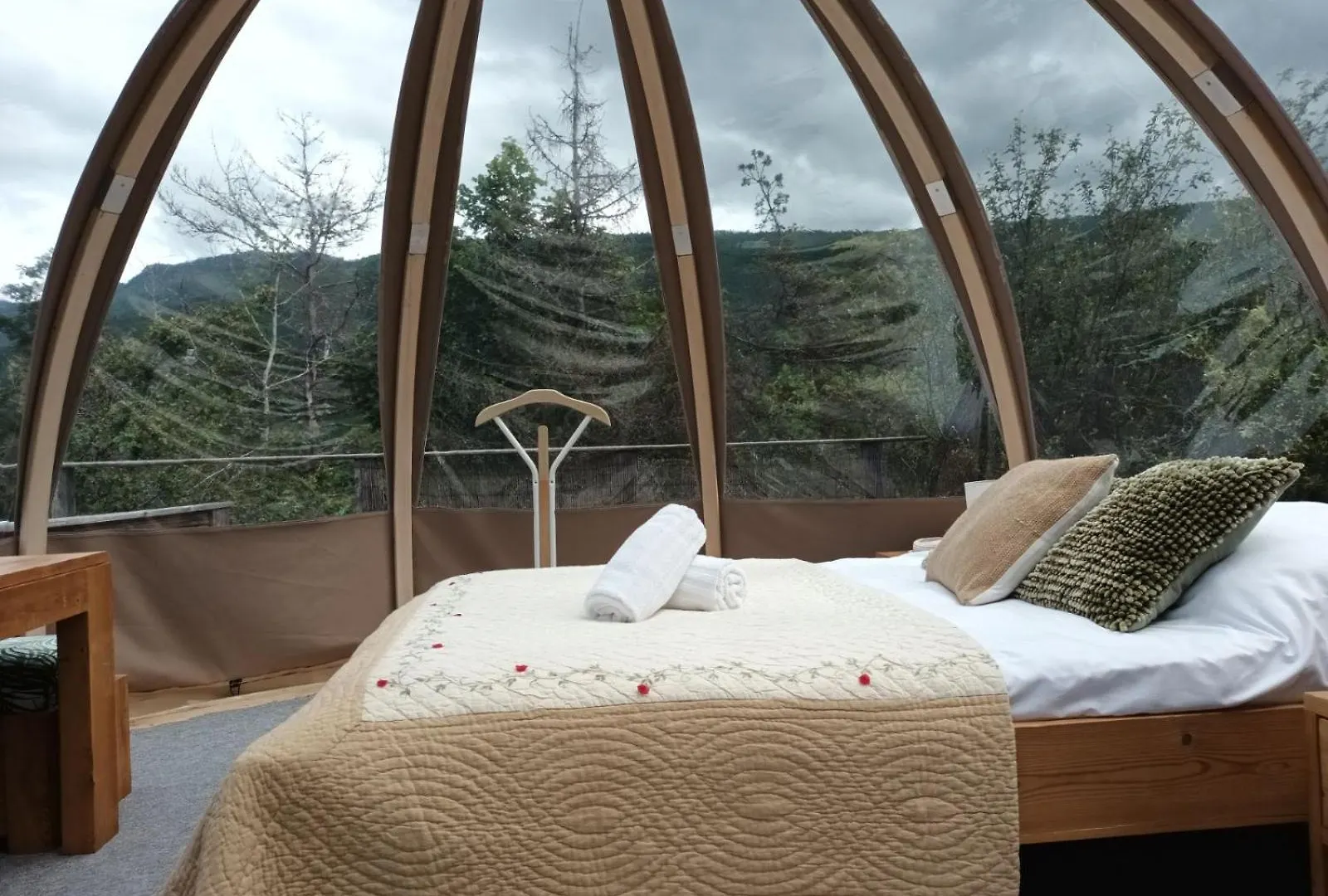 Bulle En Bois Sous Les Etoiles Hotel Champfromier France